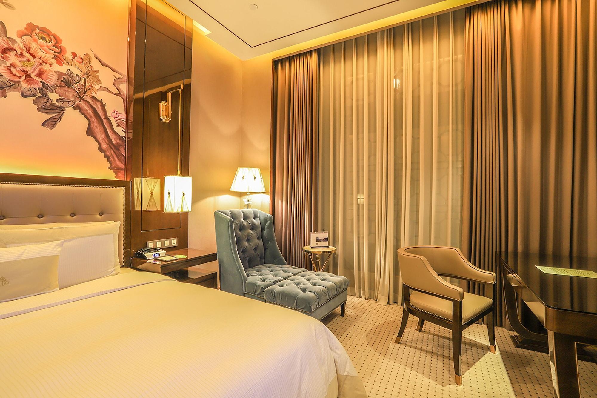 Royal Garden Hotel Shanghai-Free Shuttle To And From Disney & Pvg & Close Metro Line2 Easy To Sha New Expo Экстерьер фото