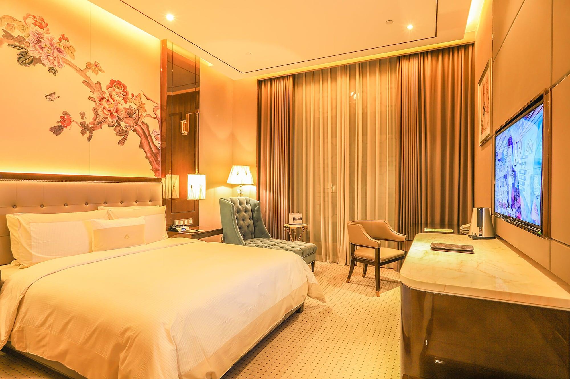 Royal Garden Hotel Shanghai-Free Shuttle To And From Disney & Pvg & Close Metro Line2 Easy To Sha New Expo Экстерьер фото