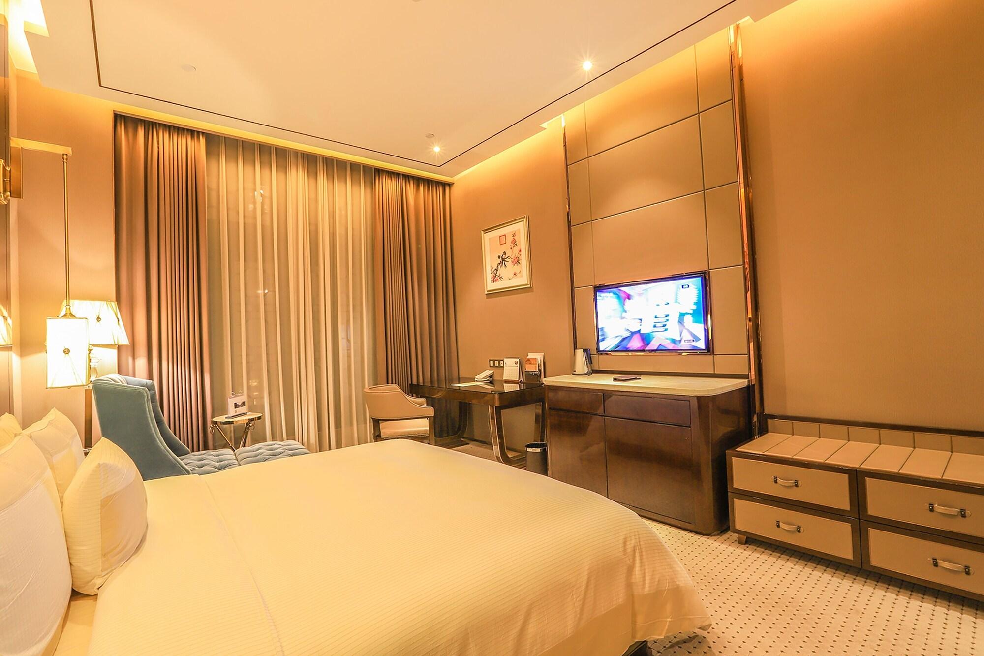Royal Garden Hotel Shanghai-Free Shuttle To And From Disney & Pvg & Close Metro Line2 Easy To Sha New Expo Экстерьер фото