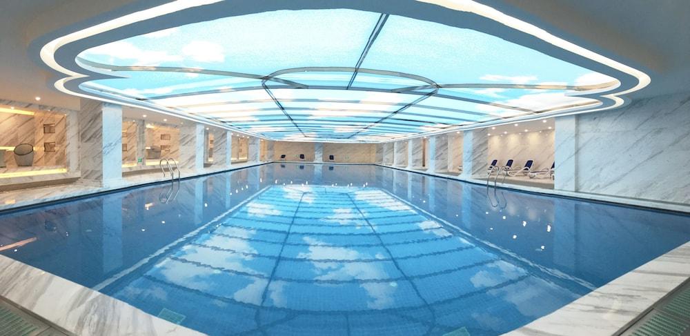 Royal Garden Hotel Shanghai-Free Shuttle To And From Disney & Pvg & Close Metro Line2 Easy To Sha New Expo Экстерьер фото