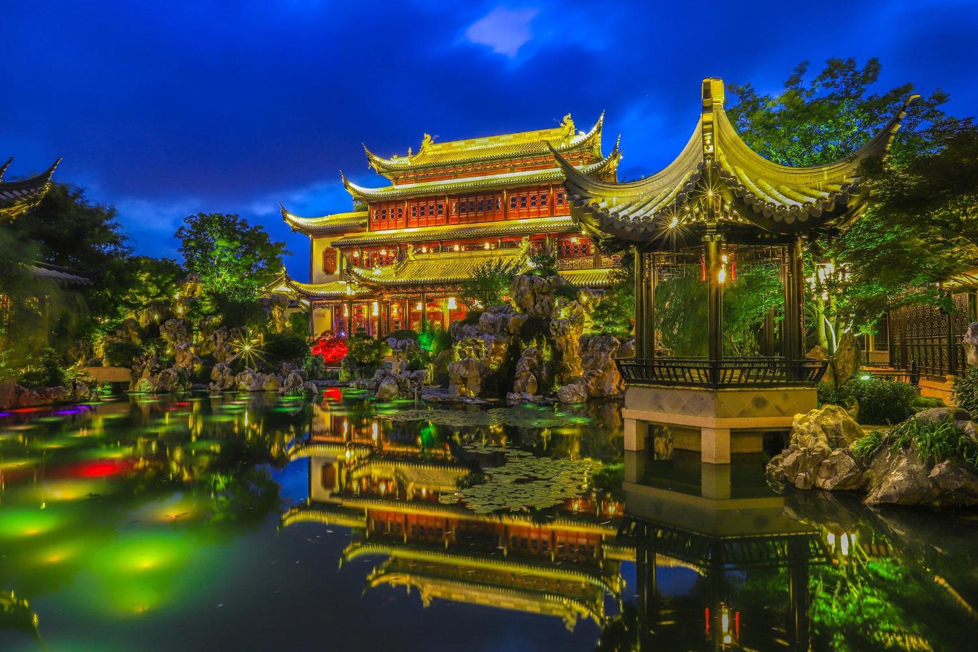 Royal Garden Hotel Shanghai-Free Shuttle To And From Disney & Pvg & Close Metro Line2 Easy To Sha New Expo Экстерьер фото