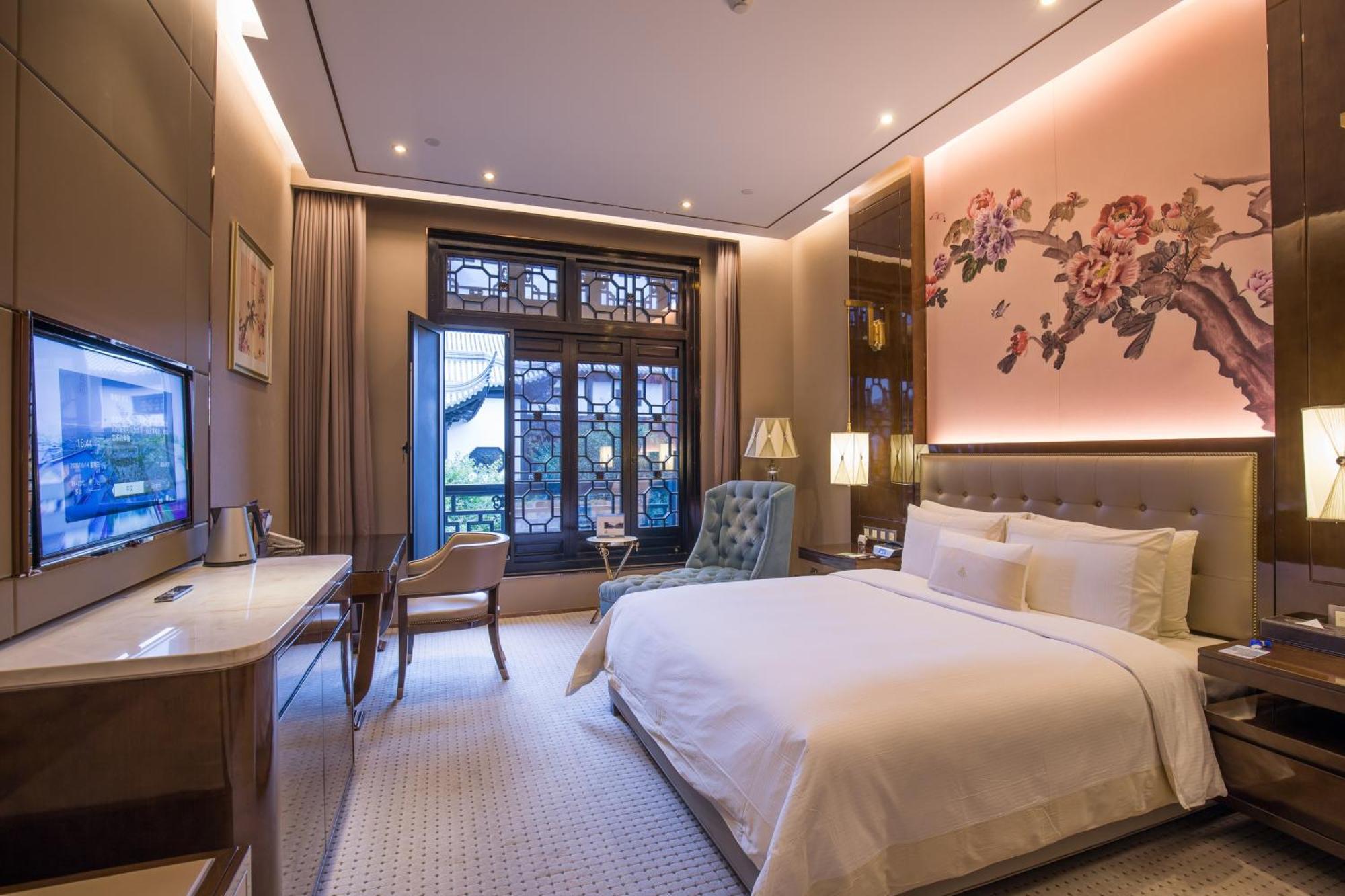 Royal Garden Hotel Shanghai-Free Shuttle To And From Disney & Pvg & Close Metro Line2 Easy To Sha New Expo Экстерьер фото