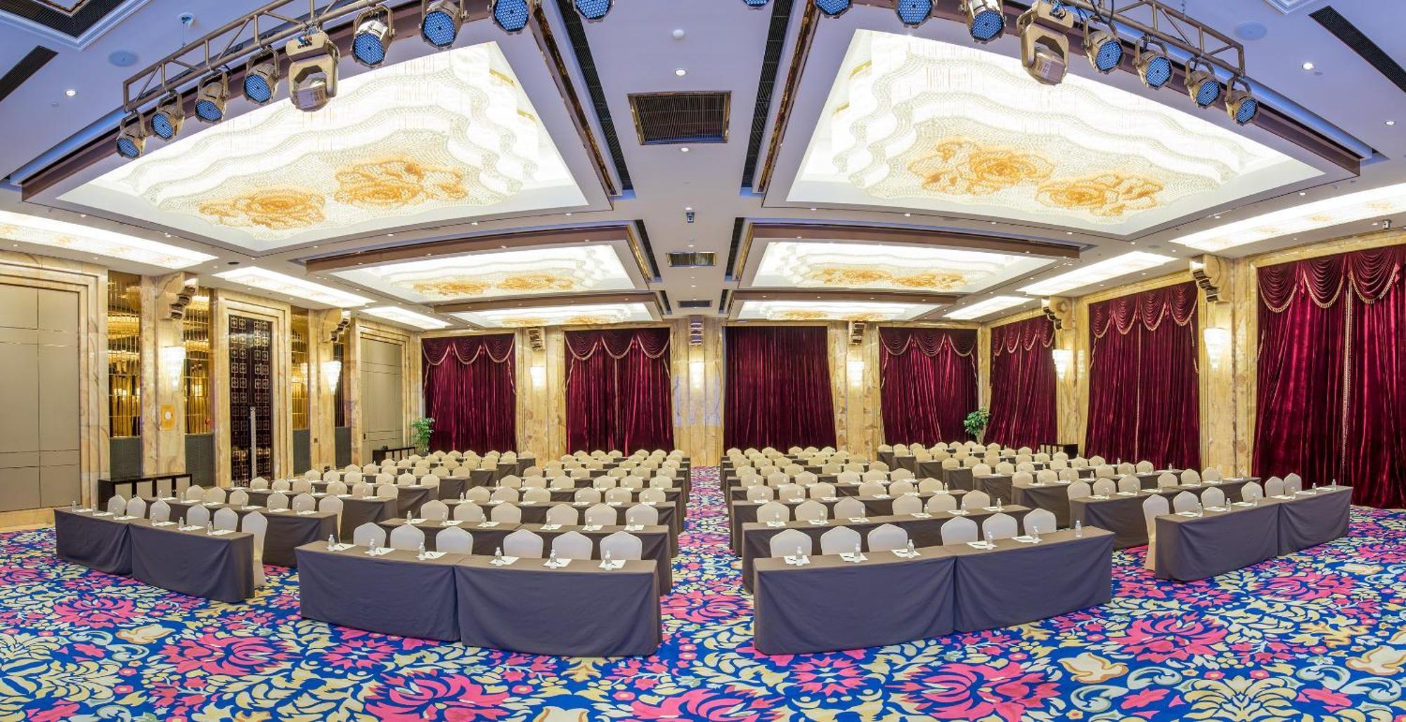 Royal Garden Hotel Shanghai-Free Shuttle To And From Disney & Pvg & Close Metro Line2 Easy To Sha New Expo Экстерьер фото