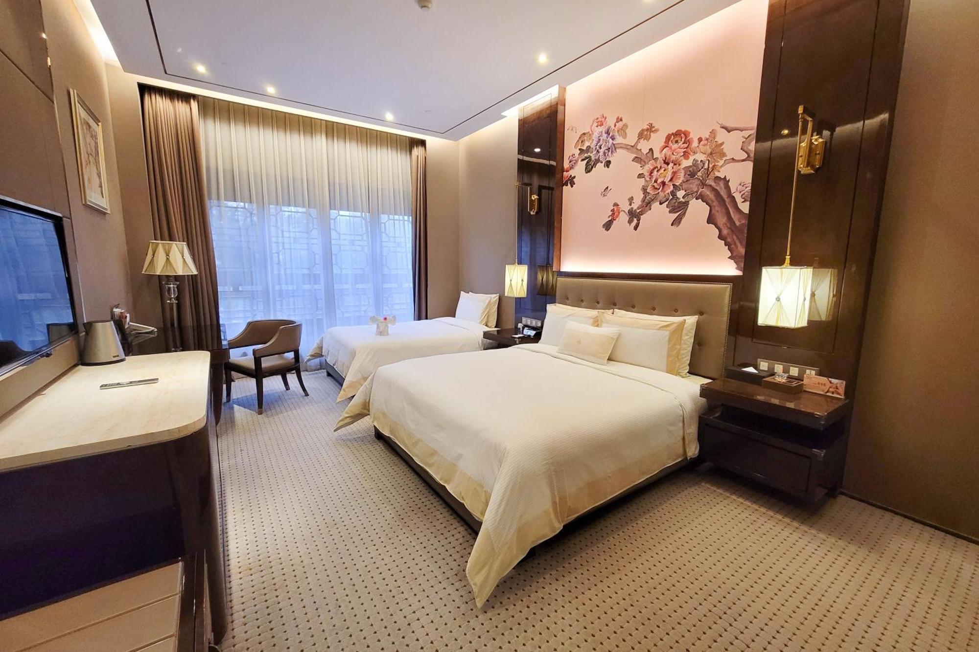 Royal Garden Hotel Shanghai-Free Shuttle To And From Disney & Pvg & Close Metro Line2 Easy To Sha New Expo Экстерьер фото