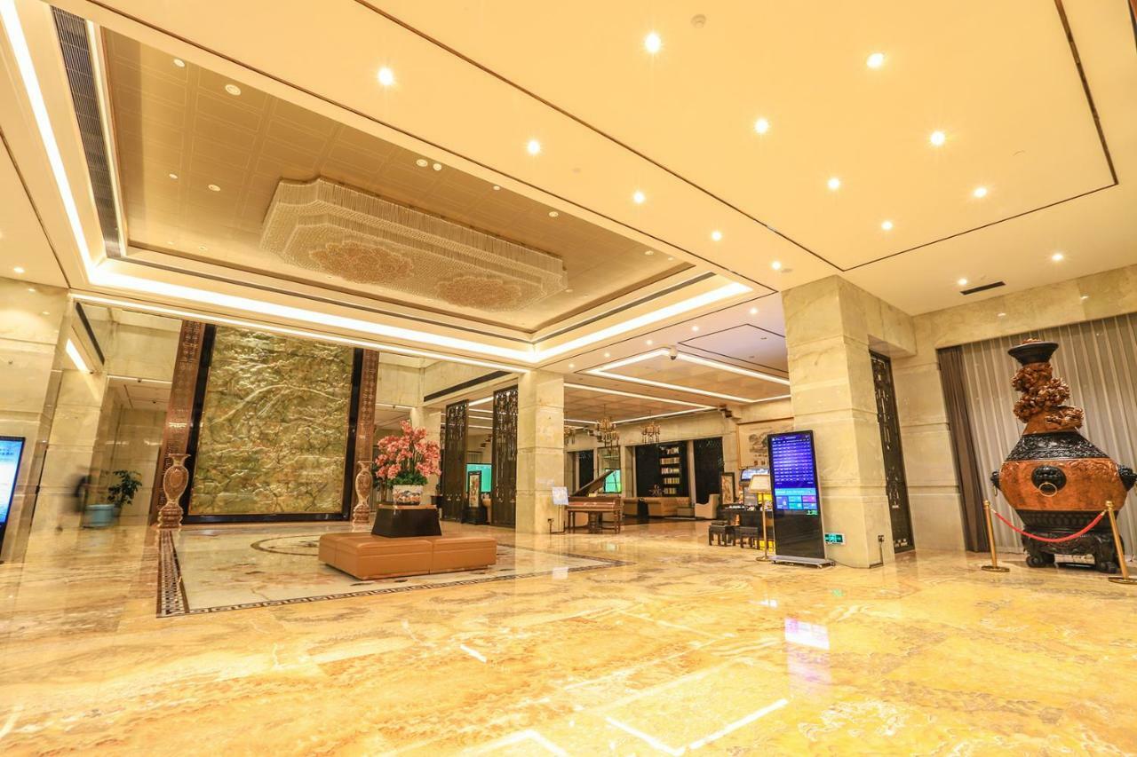 Royal Garden Hotel Shanghai-Free Shuttle To And From Disney & Pvg & Close Metro Line2 Easy To Sha New Expo Экстерьер фото