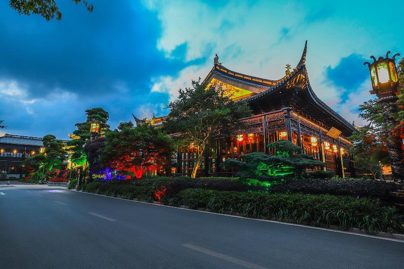 Royal Garden Hotel Shanghai-Free Shuttle To And From Disney & Pvg & Close Metro Line2 Easy To Sha New Expo Экстерьер фото